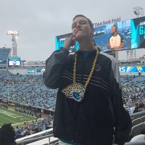 Meet your Posher, Jackson